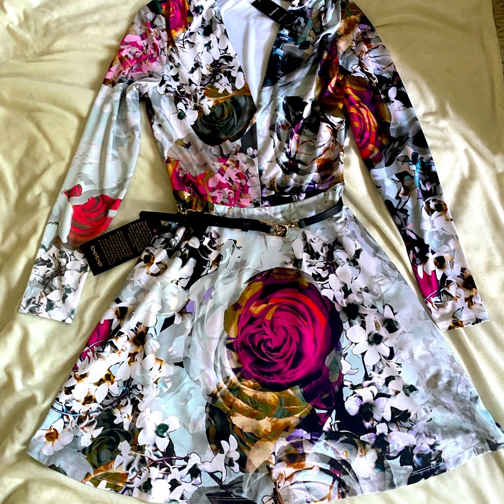 COPY - New Bebe Flower Dress - Small- flare skirt - knee length